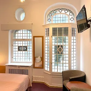 *** Otel Castell Am Kurfuerstendamm Almanya