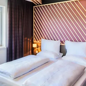 *** Otel B&B Hotel Heidelberg Almanya